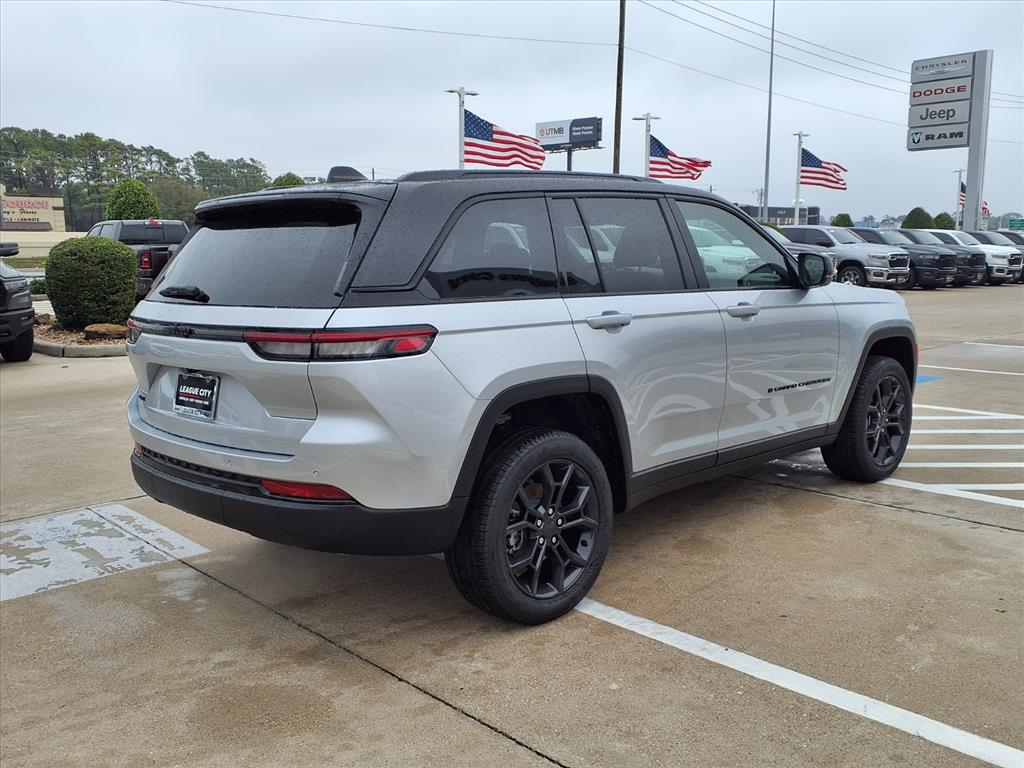 2025 Jeep Grand Cherokee Limited Silver at League City CDJR