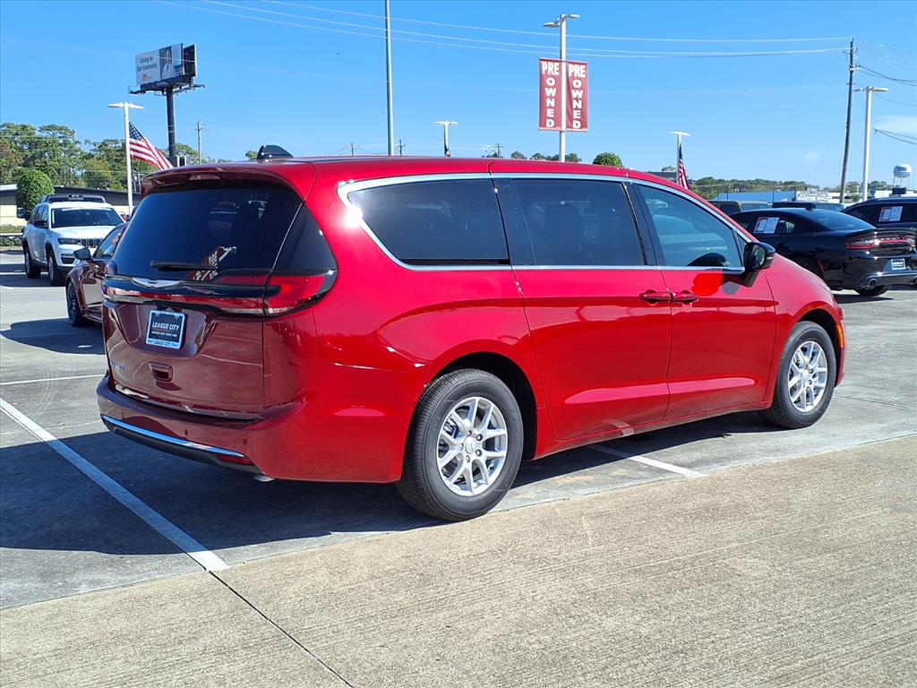 2026 Chrysler Pacifica Select Red at League City CDJR