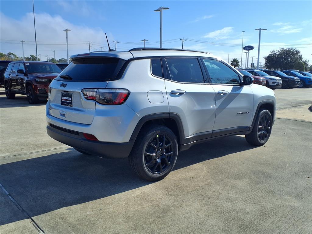 2026 Jeep Compass Latitude Silver at League City CDJR