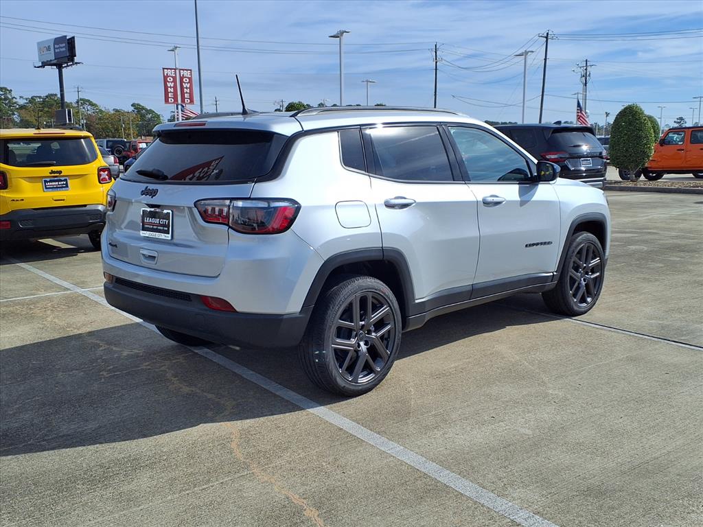 2026 Jeep Compass Latitude Silver at League City CDJR