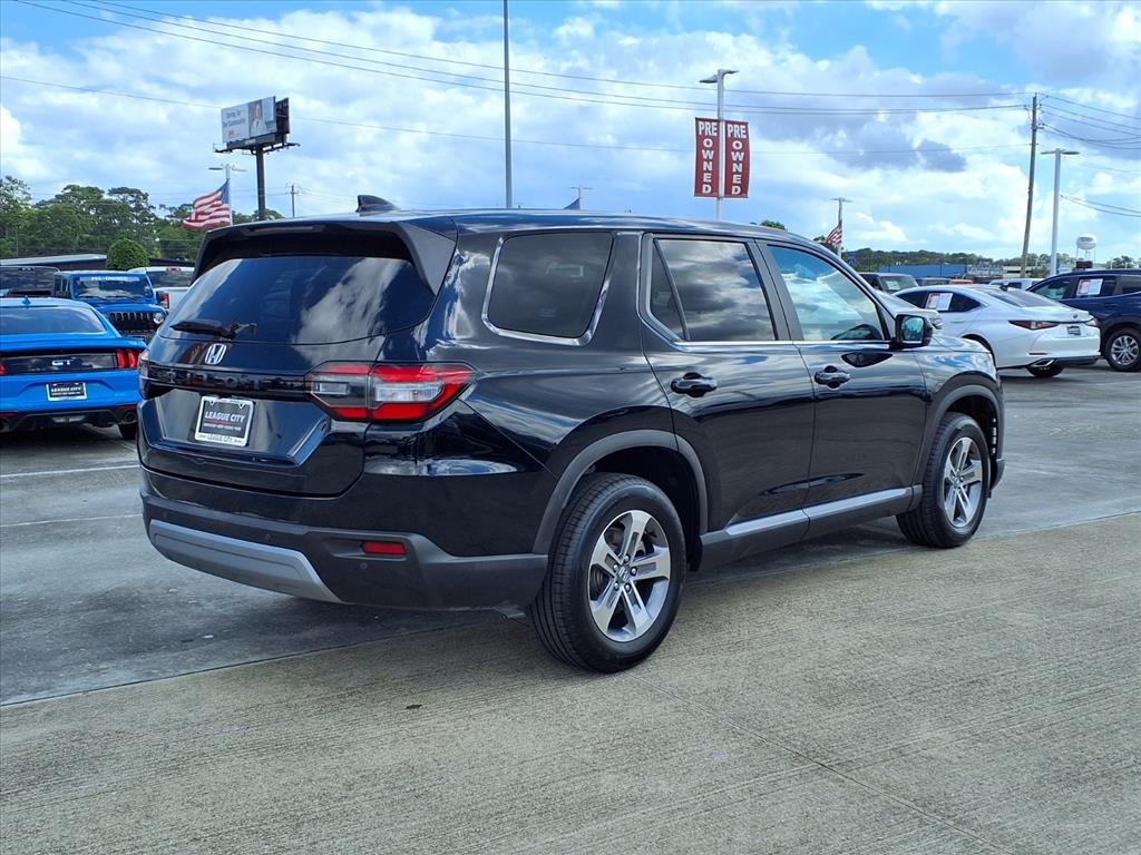 2023 Honda Pilot EX-L 8 Passenger - 3