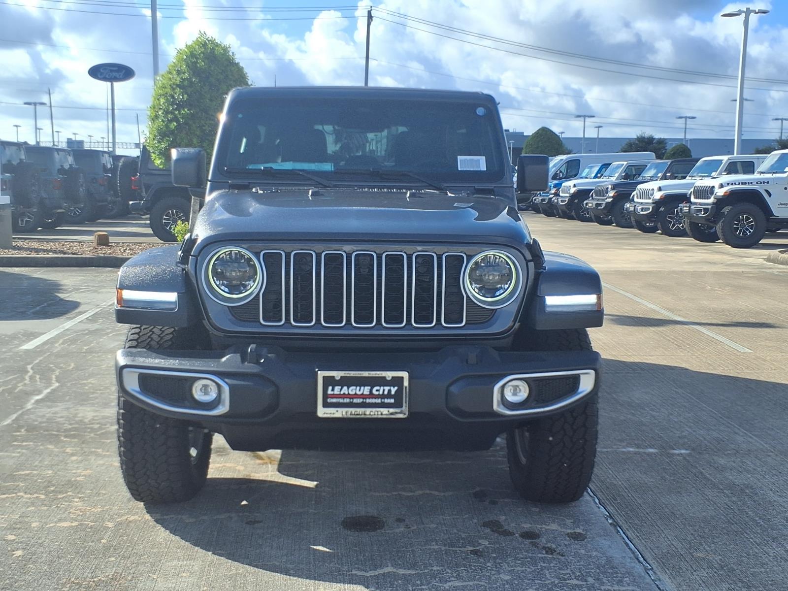 2026 Jeep Wrangler Sahara Gray at League City CDJR