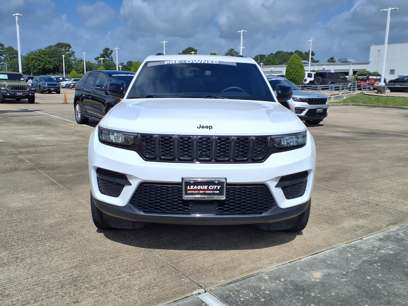 2023 Jeep Grand Cherokee Altitude - 4