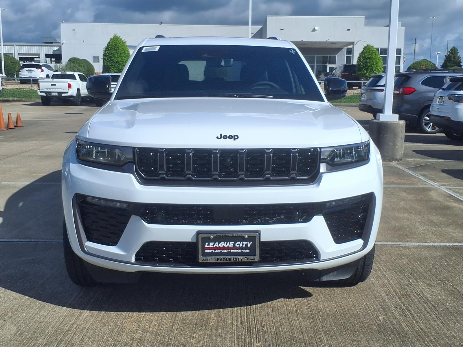 2026 Jeep Grand Cherokee Limited White at League City CDJR