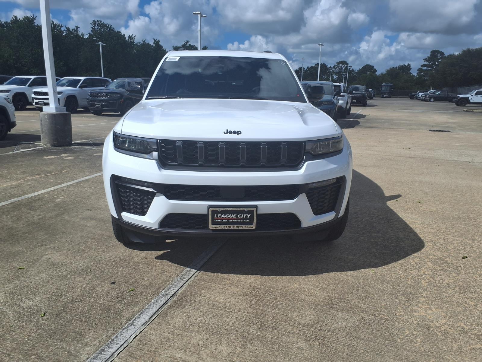 2026 Jeep Grand Cherokee Limited White at League City CDJR