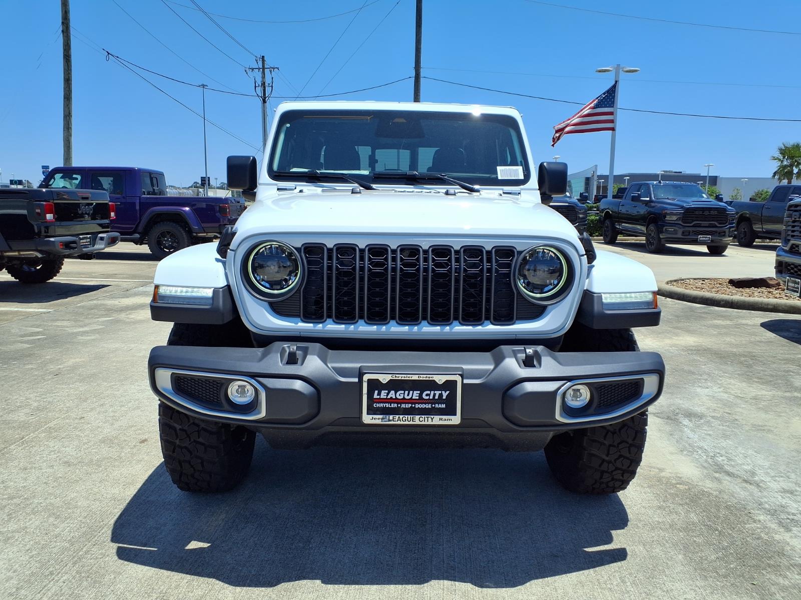 2026 Jeep Gladiator Sport White at League City CDJR