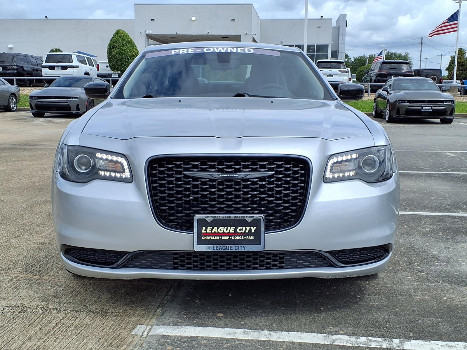 2023 Chrysler 300 Touring - 4