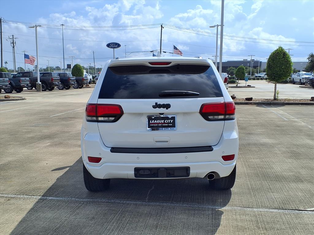 2020 Jeep Grand Cherokee Altitude - 4