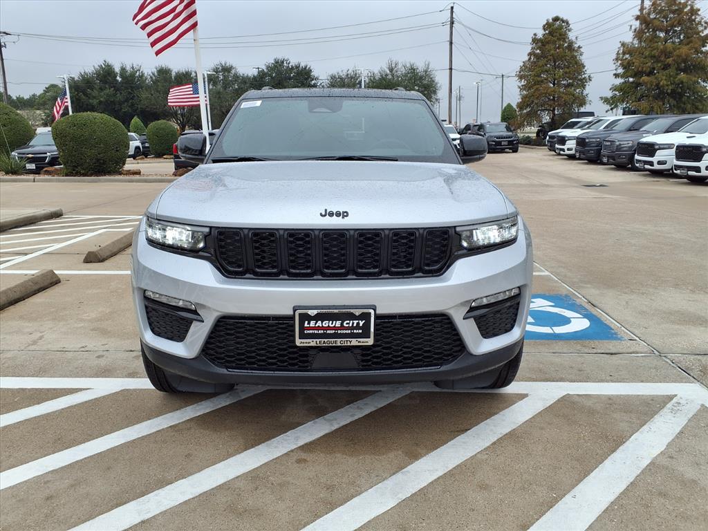2025 Jeep Grand Cherokee Limited Silver at League City CDJR
