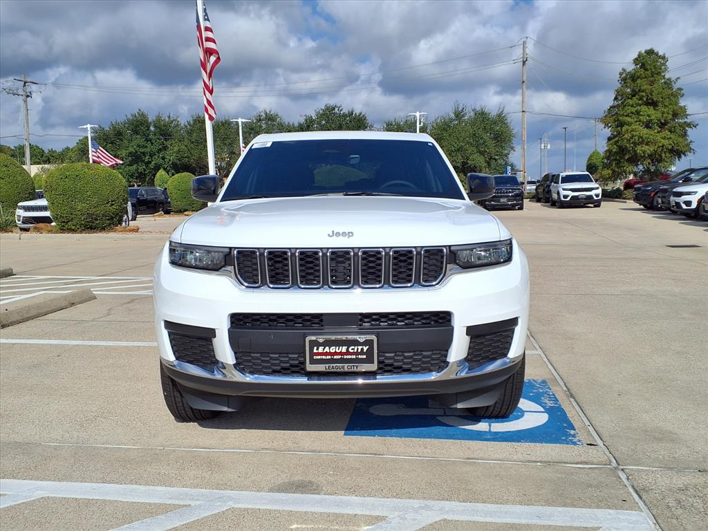 2025 Jeep Grand Cherokee L Laredo White at League City CDJR