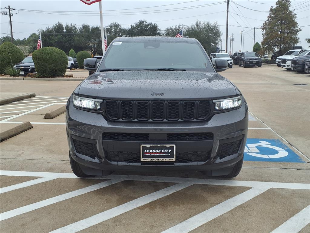 2025 Jeep Grand Cherokee L Laredo Metallic at League City CDJR