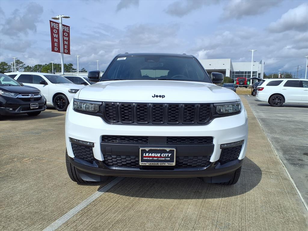 2025 Jeep Grand Cherokee L Limited Bright White Clearcoat at League City CDJR