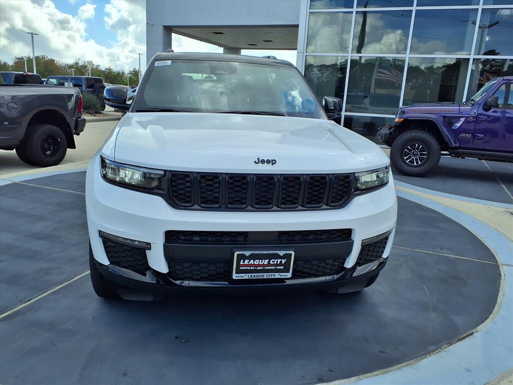 2025 Jeep Grand Cherokee L Limited Bright White Clearcoat at League City CDJR