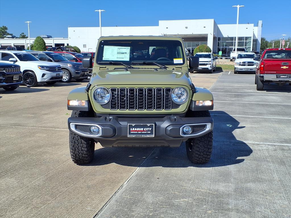 2026 Jeep Gladiator Sport Pj5 41 at League City CDJR