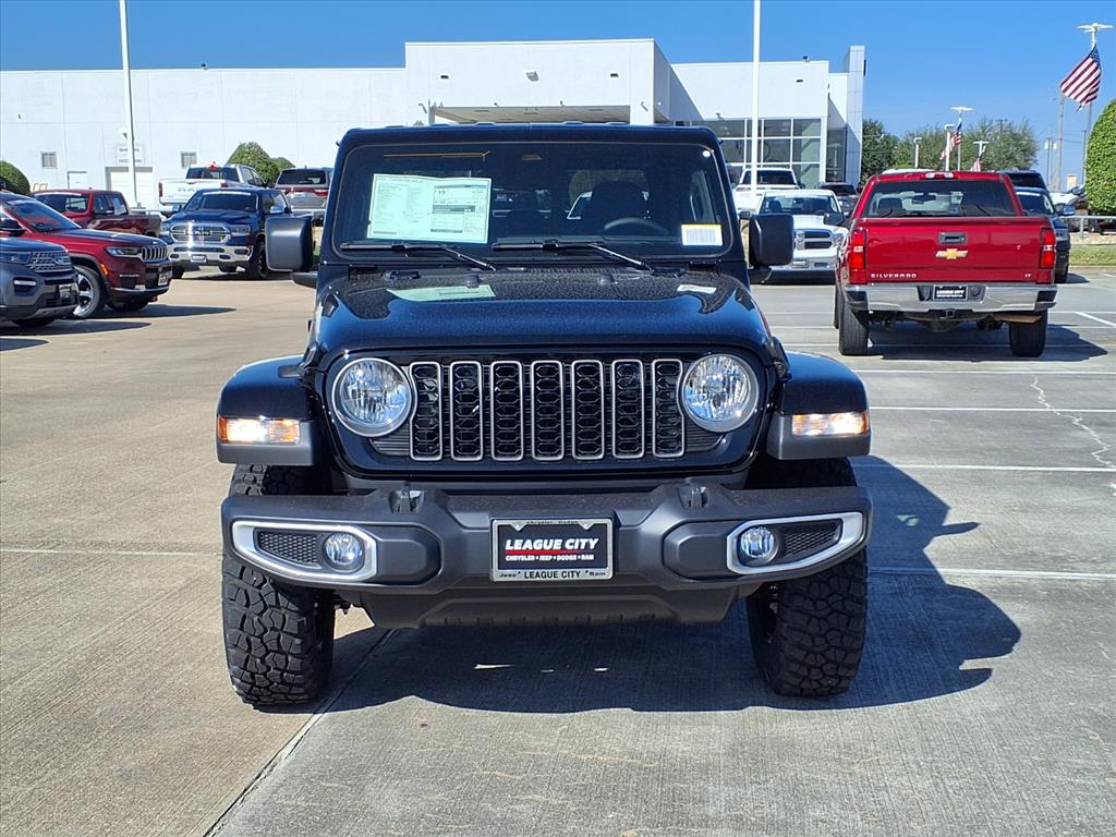 2026 Jeep Gladiator Sport Black Clearcoat at League City CDJR