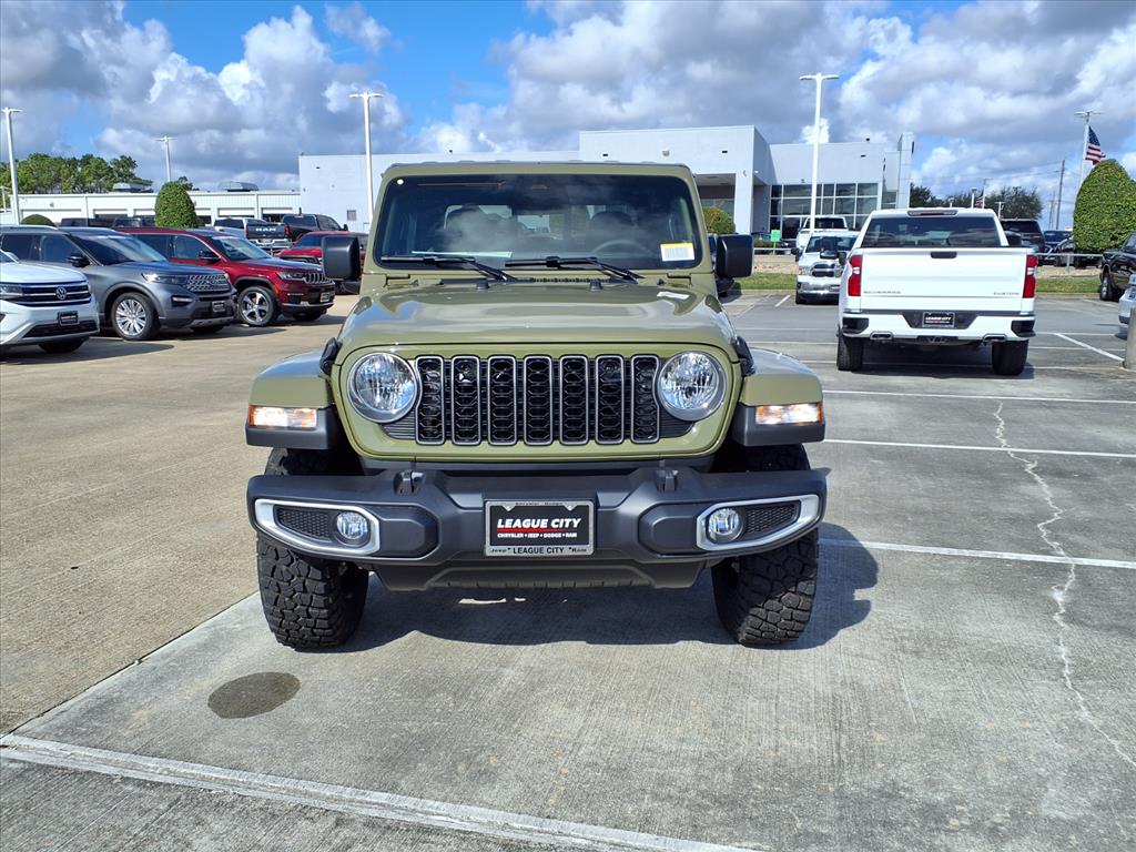 2026 Jeep Gladiator Sport Pj5 41 at League City CDJR