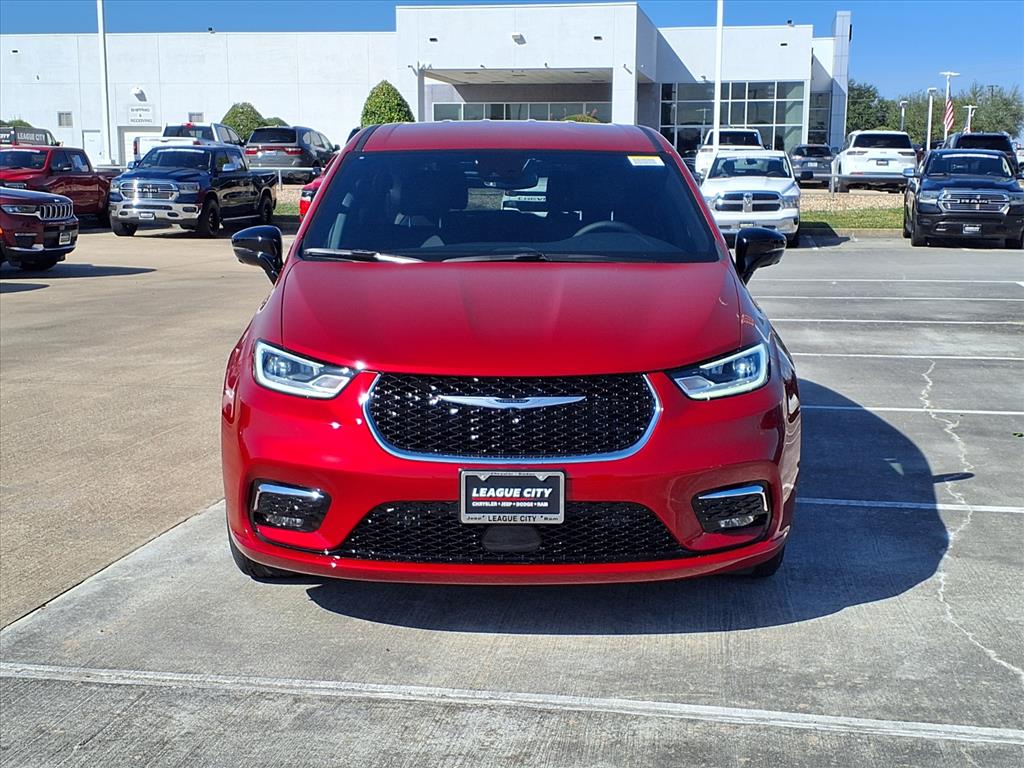 2026 Chrysler Pacifica Select Red at League City CDJR