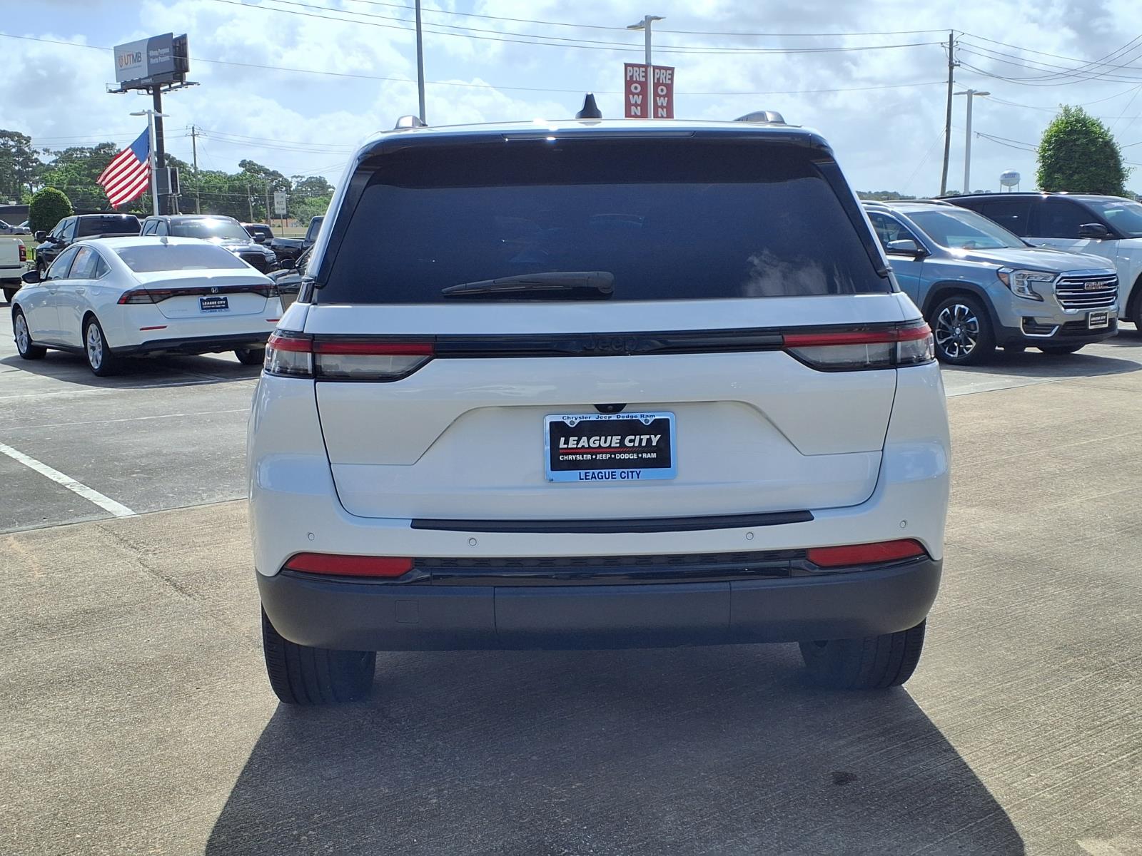 2023 Jeep Grand Cherokee Altitude - 5
