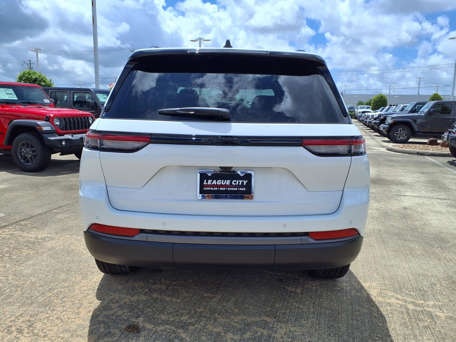 2026 Jeep Grand Cherokee  White at League City CDJR