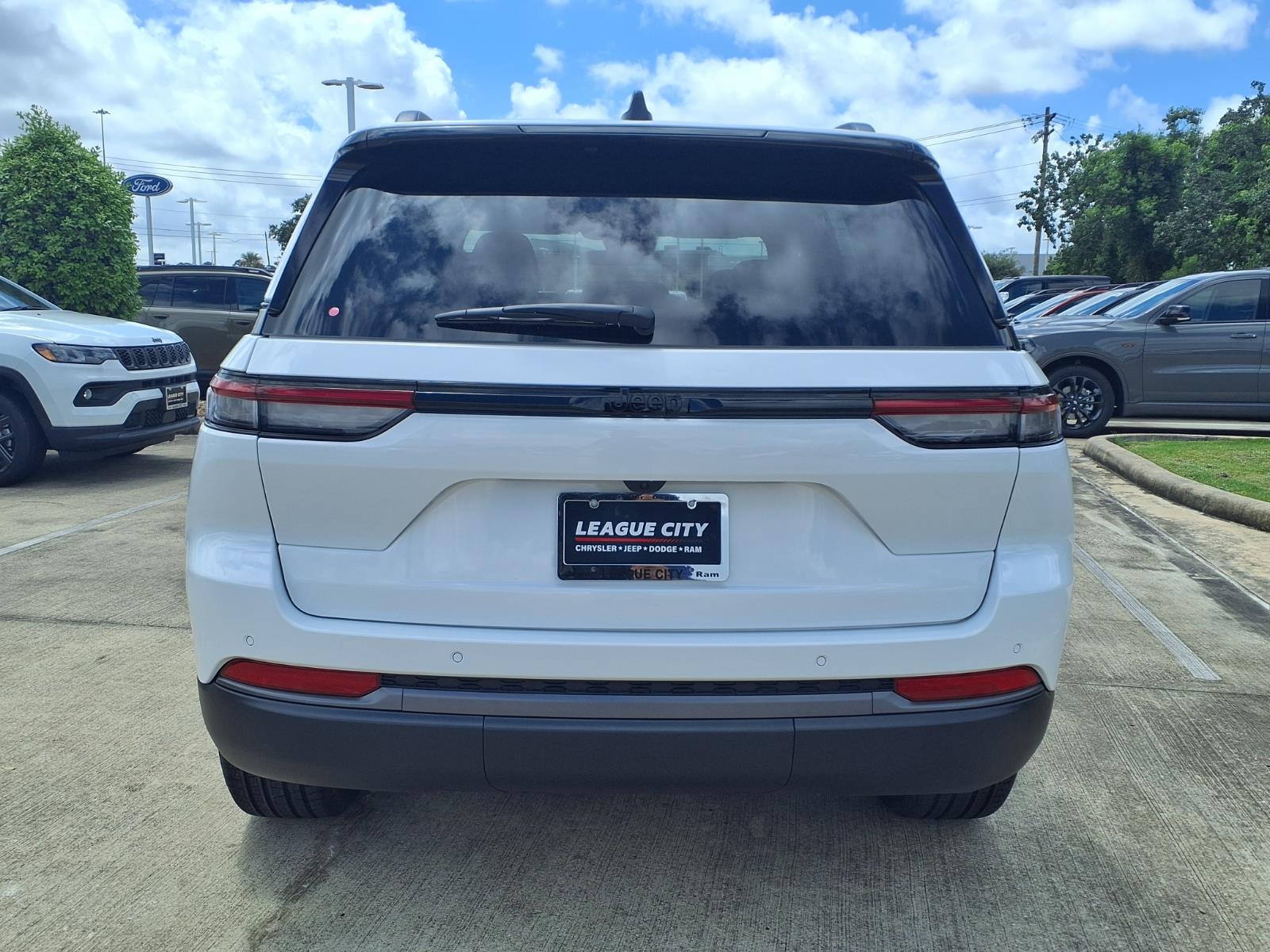2026 Jeep Grand Cherokee  White at League City CDJR