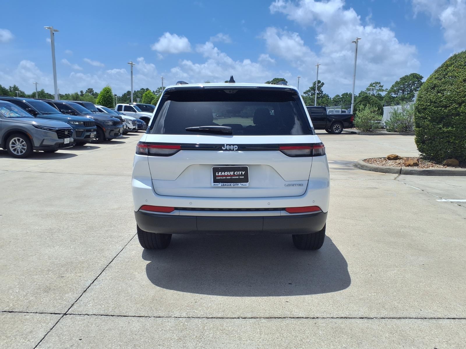 2026 Jeep Grand Cherokee Limited White at League City CDJR
