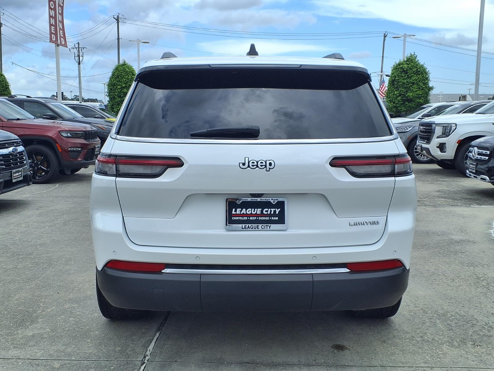 2025 Jeep Grand Cherokee L Limited Bright White Clearcoat at League City CDJR