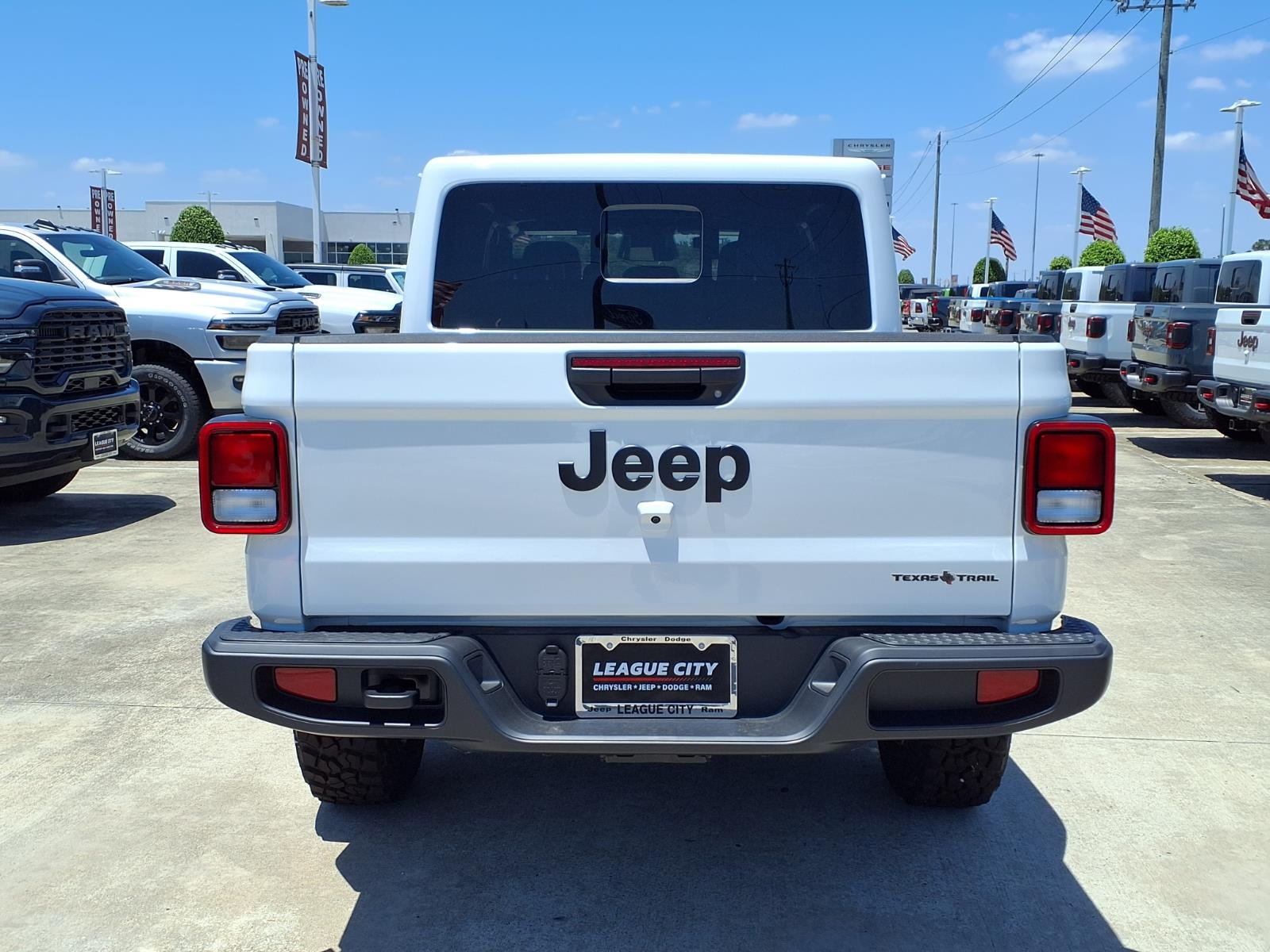 2026 Jeep Gladiator Sport White at League City CDJR