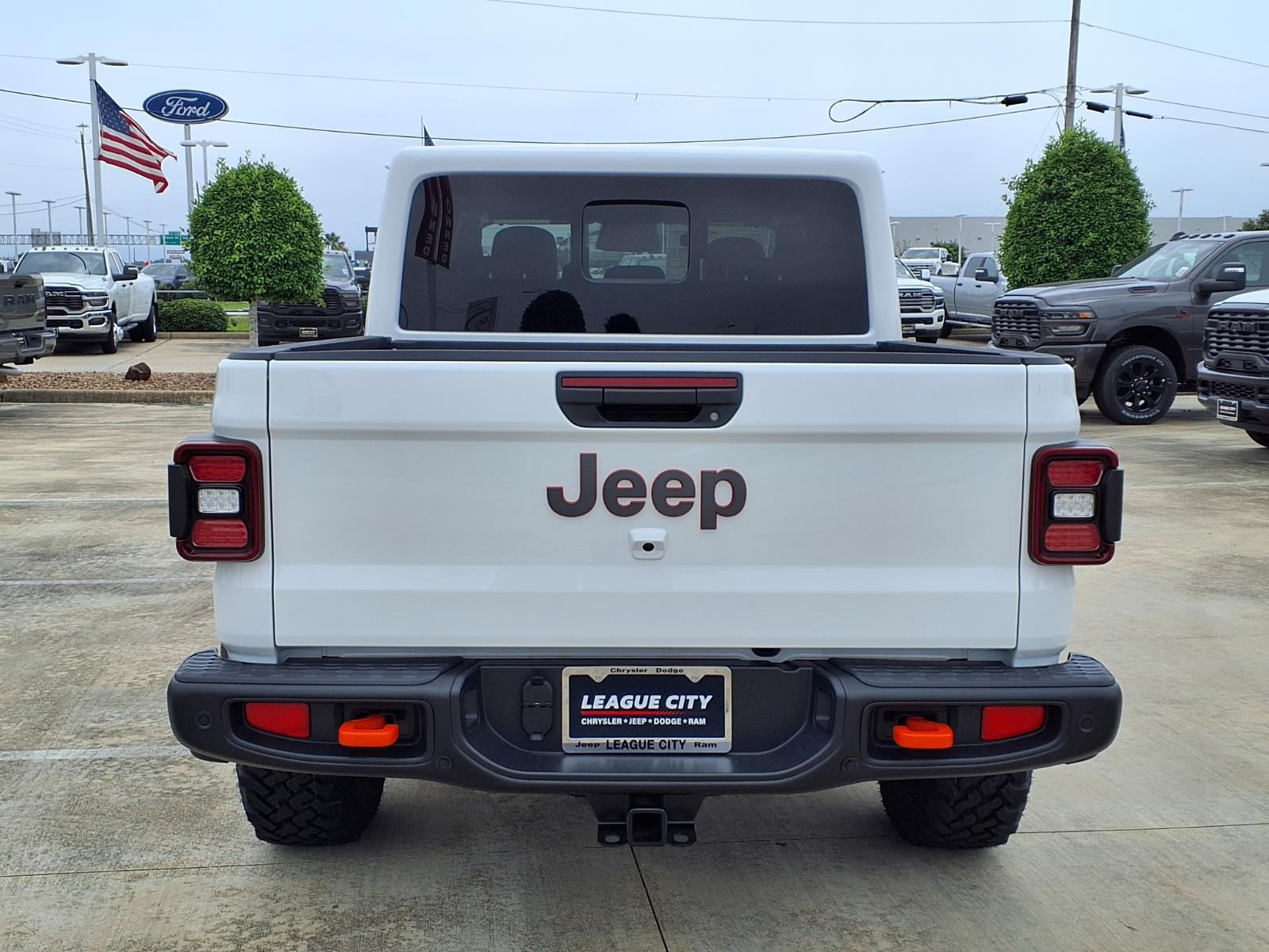 2026 Jeep Gladiator Mojave White at League City CDJR