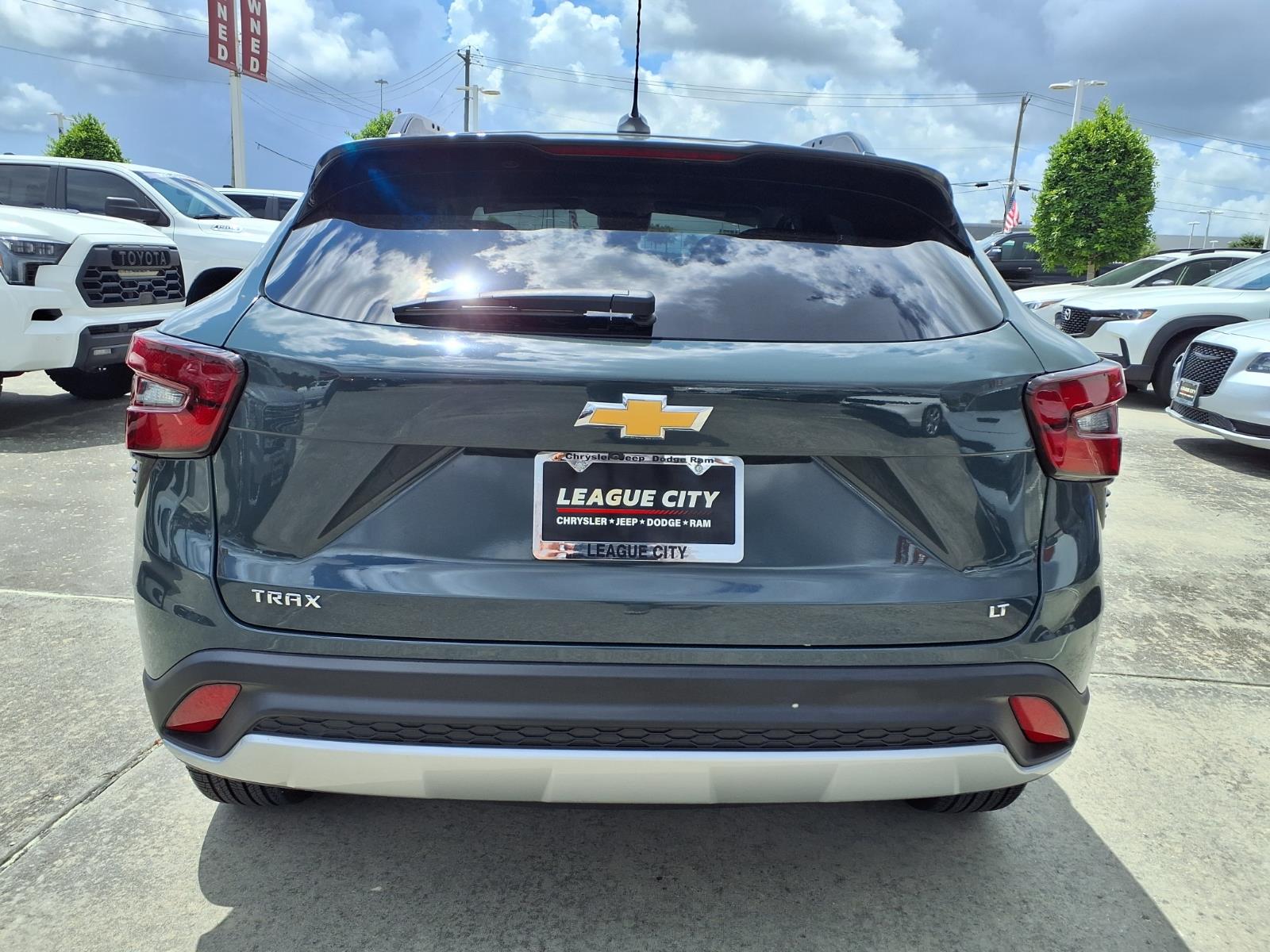 2025 Chevrolet Trax LT - 5