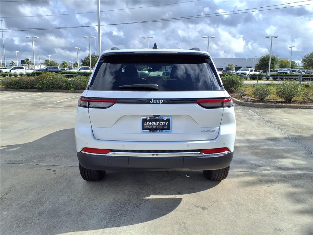 2025 Jeep Grand Cherokee Laredo Bright White Clearcoat at League City CDJR