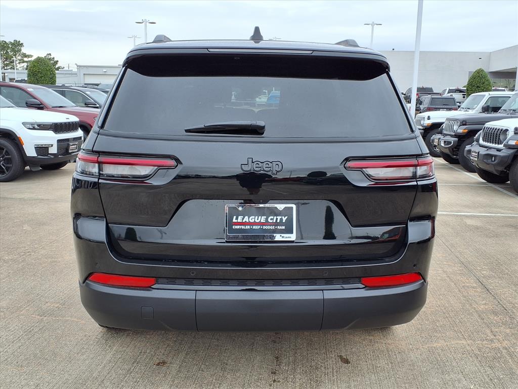 2025 Jeep Grand Cherokee L Altitude X Diamond Black Crystal Pearl Coat at League City CDJR