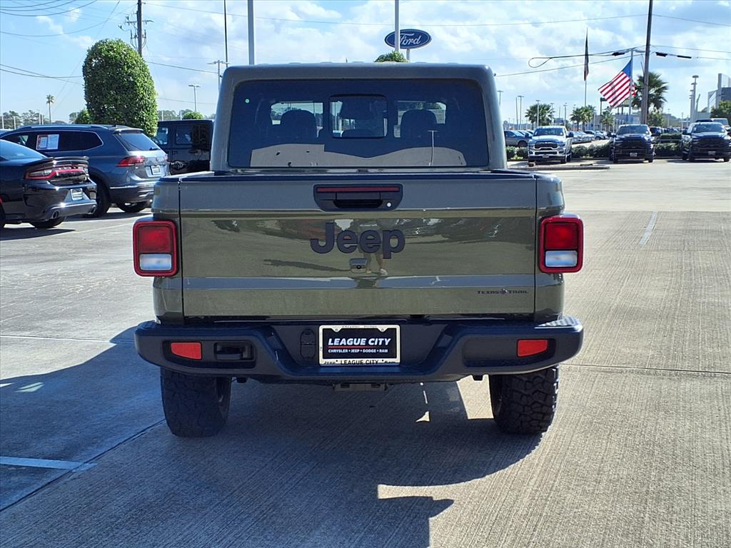 2026 Jeep Gladiator Sport Pj5 41 at League City CDJR
