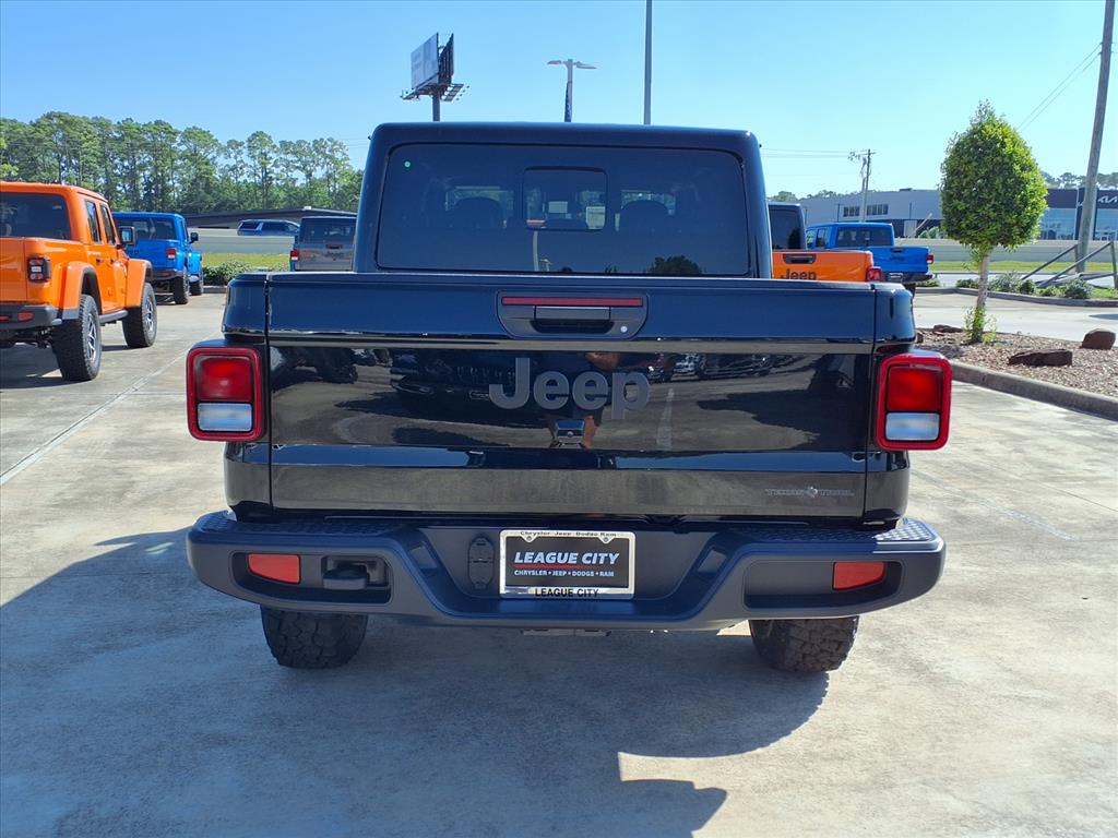 2025 Jeep Gladiator Sport Black Clearcoat at League City CDJR