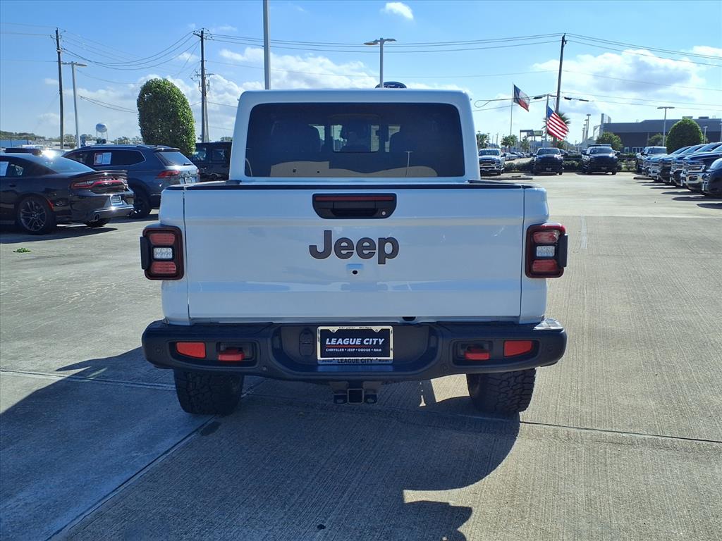 2026 Jeep Gladiator Rubicon Bright White Clearcoat at League City CDJR