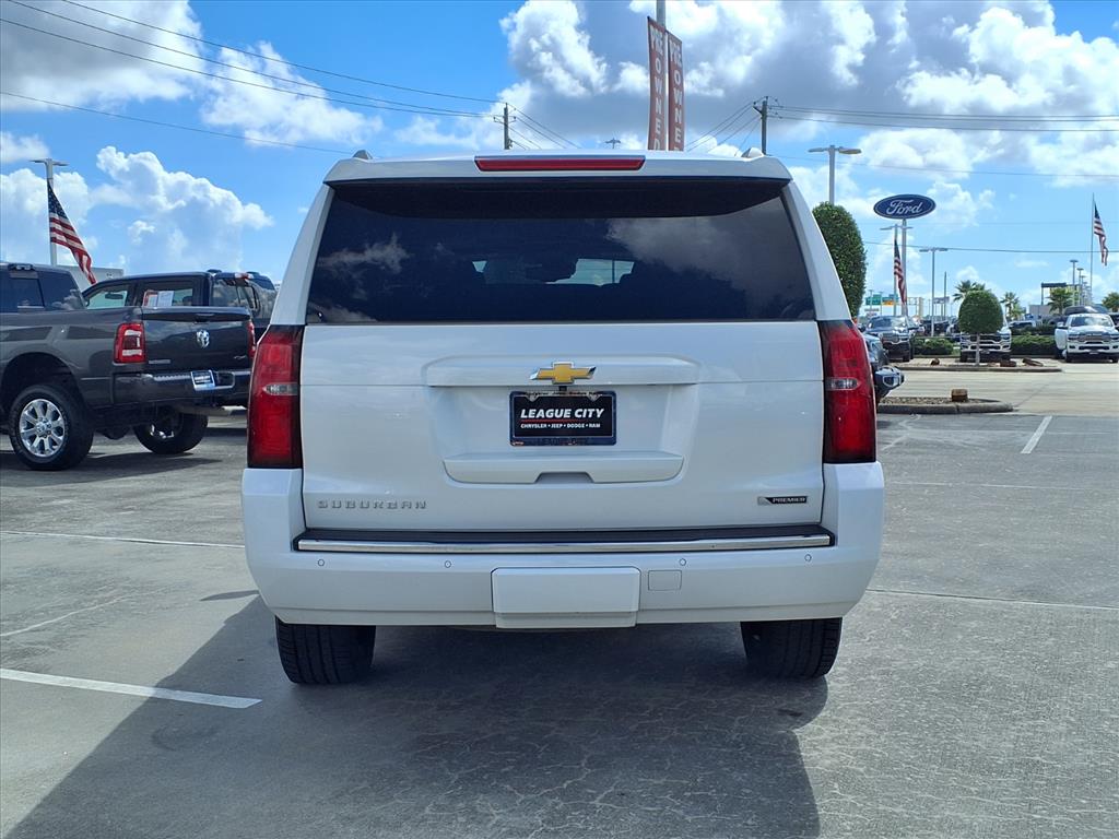 2017 Chevrolet Suburban Premier - 5
