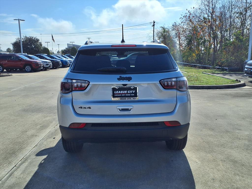 2026 Jeep Compass Latitude Silver at League City CDJR