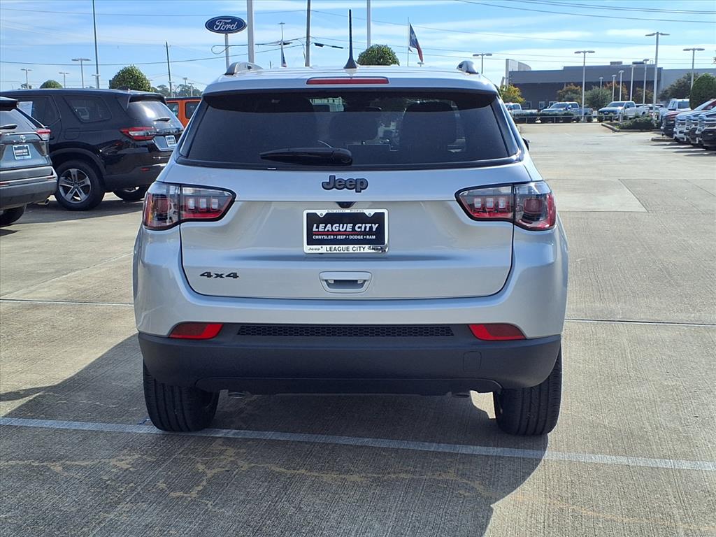 2026 Jeep Compass Latitude Silver at League City CDJR