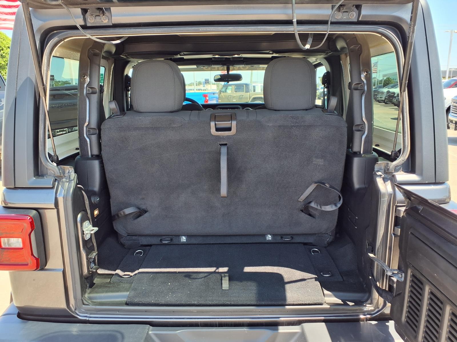 2020 Jeep Wrangler Sport S - 6