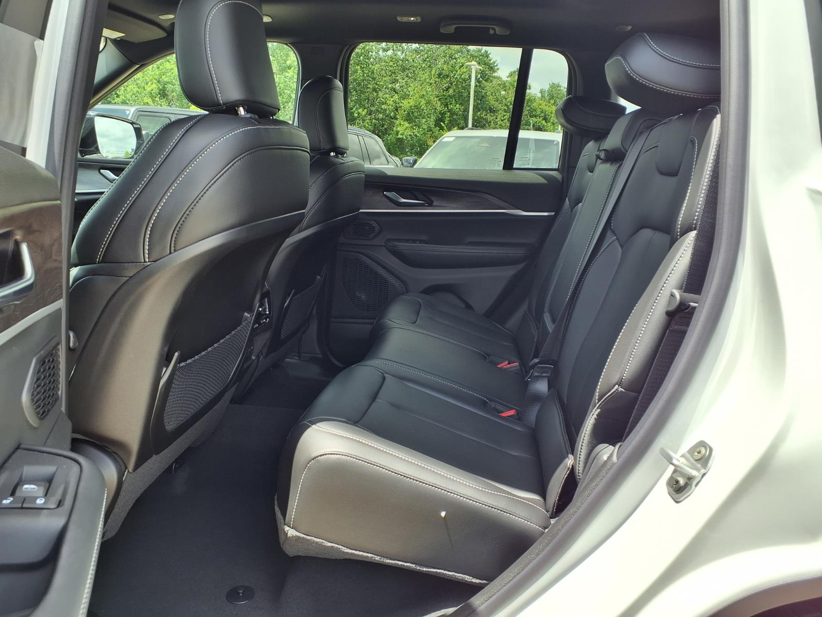 2026 Jeep Grand Cherokee  White at League City CDJR