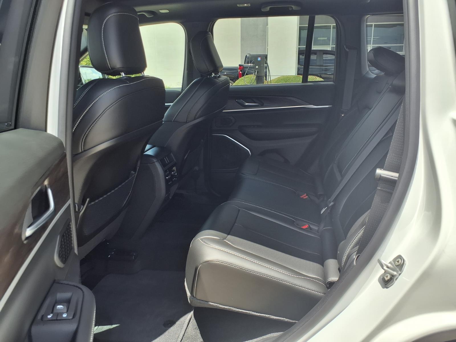 2026 Jeep Grand Cherokee Limited White at League City CDJR