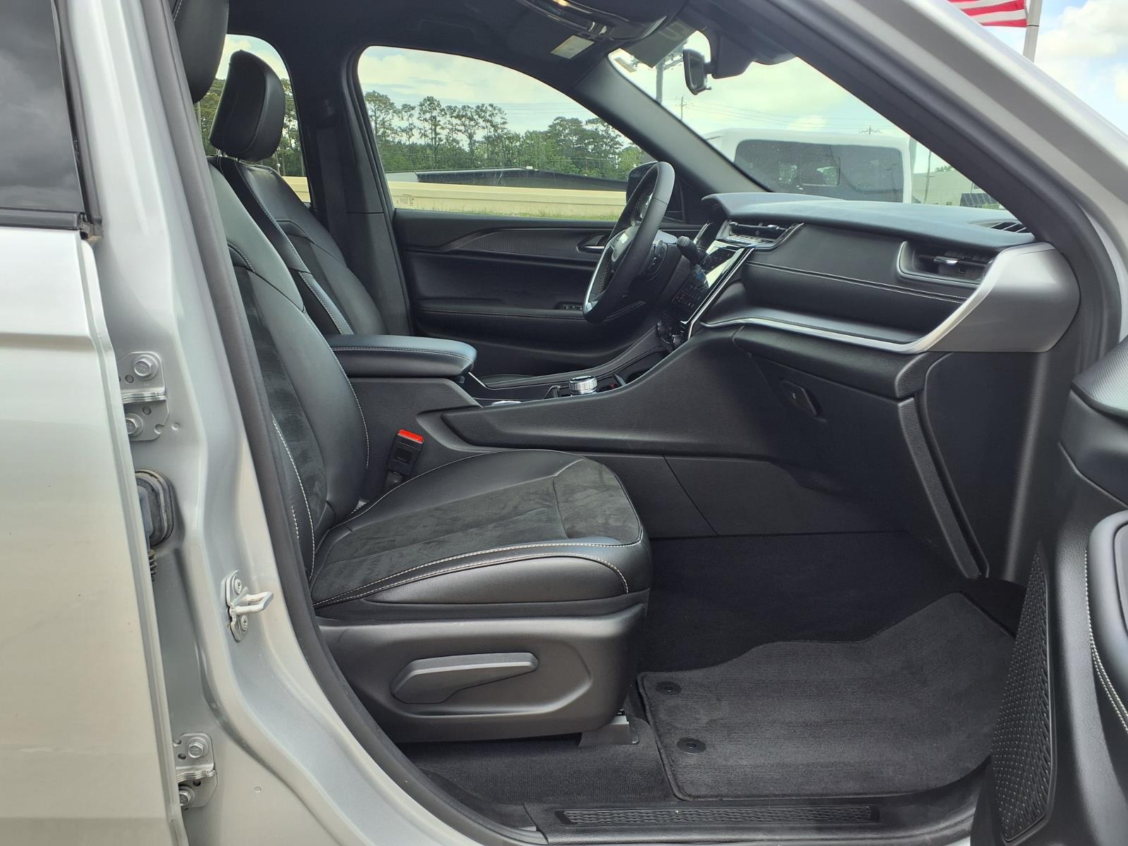 2025 Jeep Grand Cherokee Altitude - 6