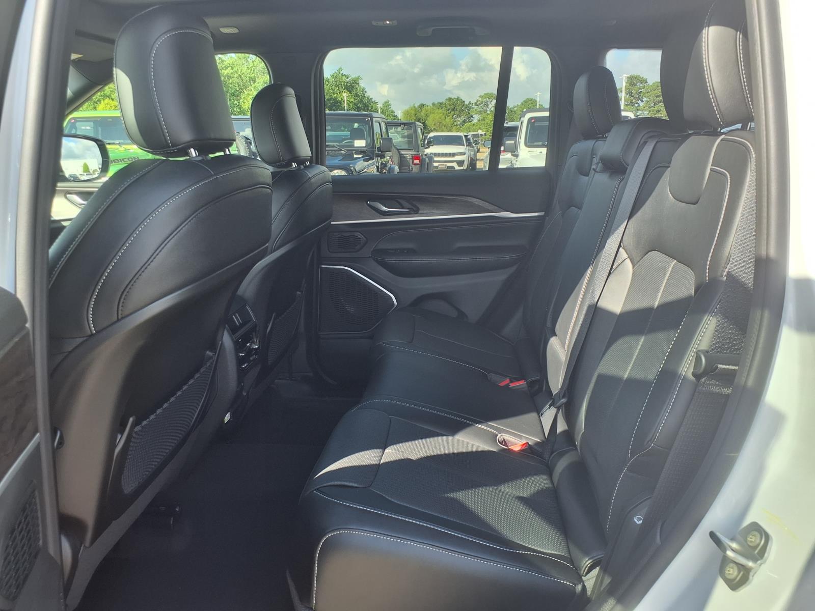2026 Jeep Grand Cherokee Limited White at League City CDJR