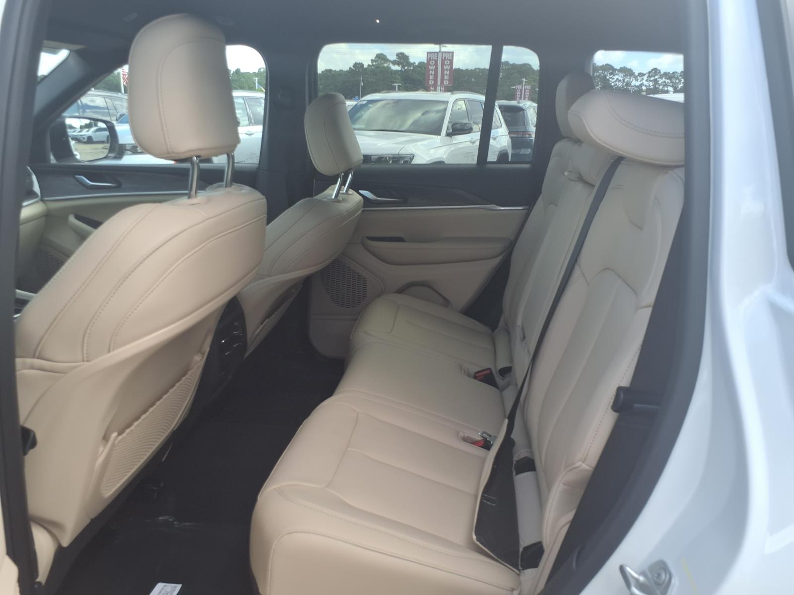 2026 Jeep Grand Cherokee Limited White at League City CDJR