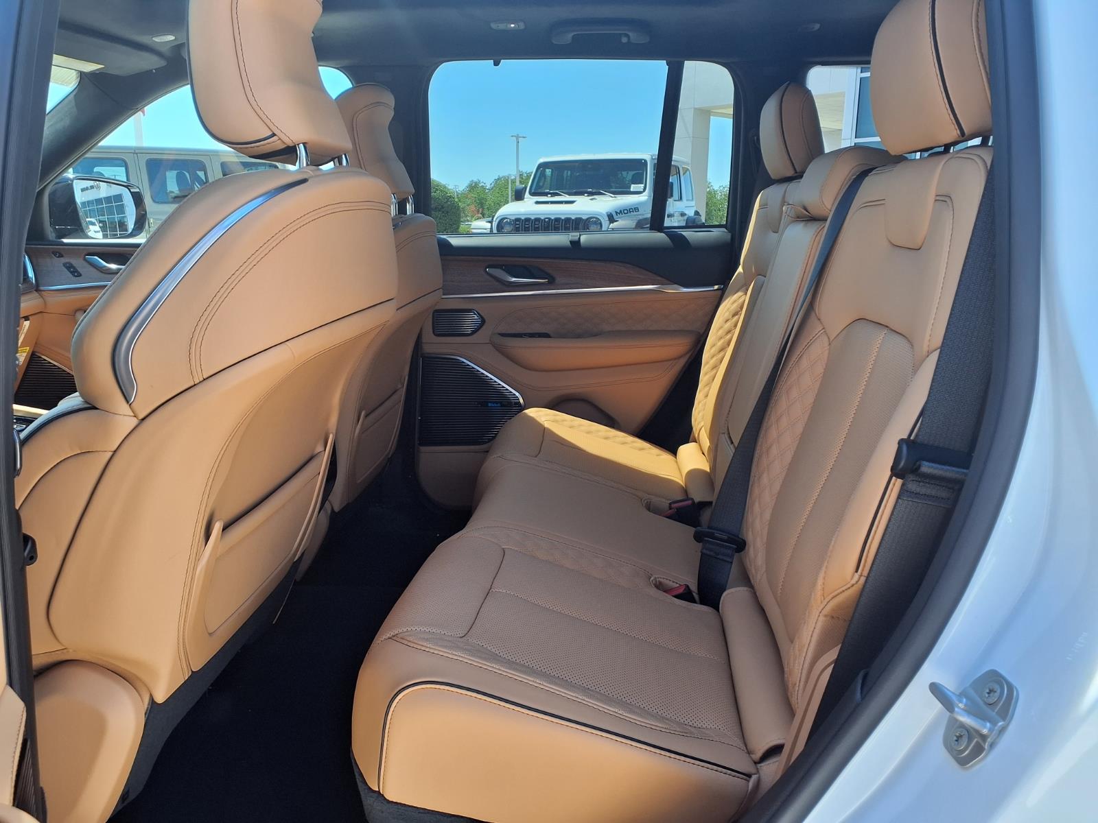 2026 Jeep Grand Cherokee Summit White at League City CDJR