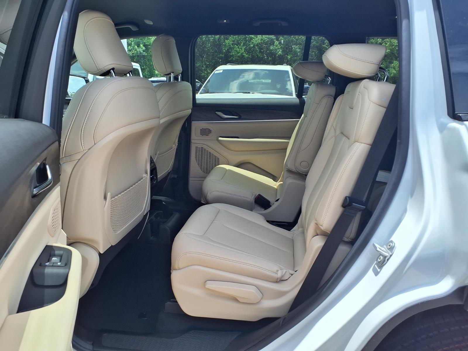 2026 Jeep Grand Cherokee L Limited White at League City CDJR