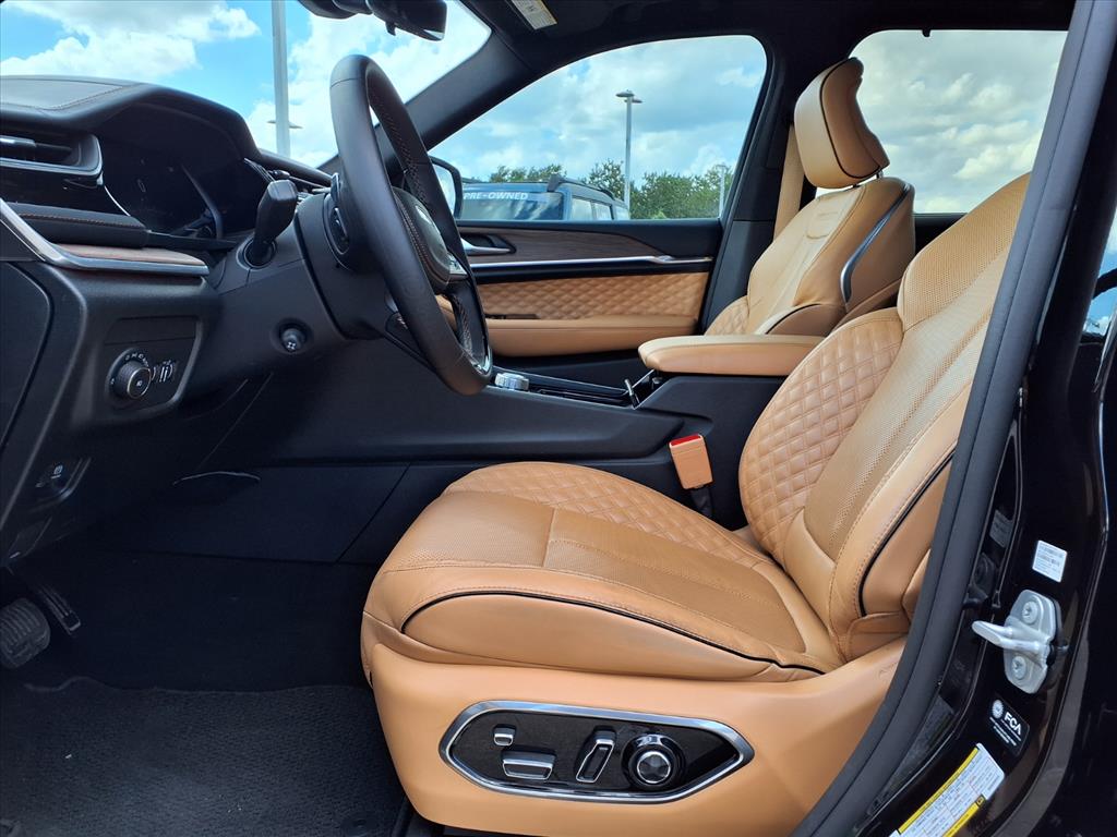 2022 Jeep Grand Cherokee Summit - 6