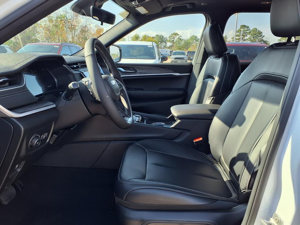 2025 Jeep Grand Cherokee Limited White at League City CDJR