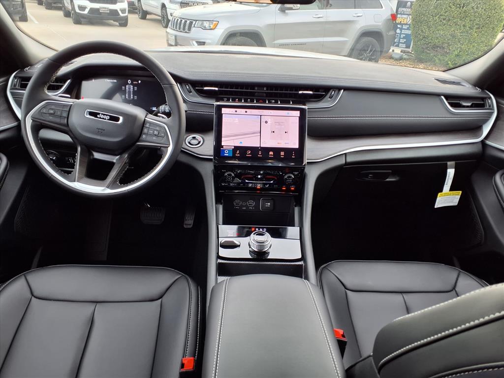 2025 Jeep Grand Cherokee Limited Bright White Clearcoat at League City CDJR