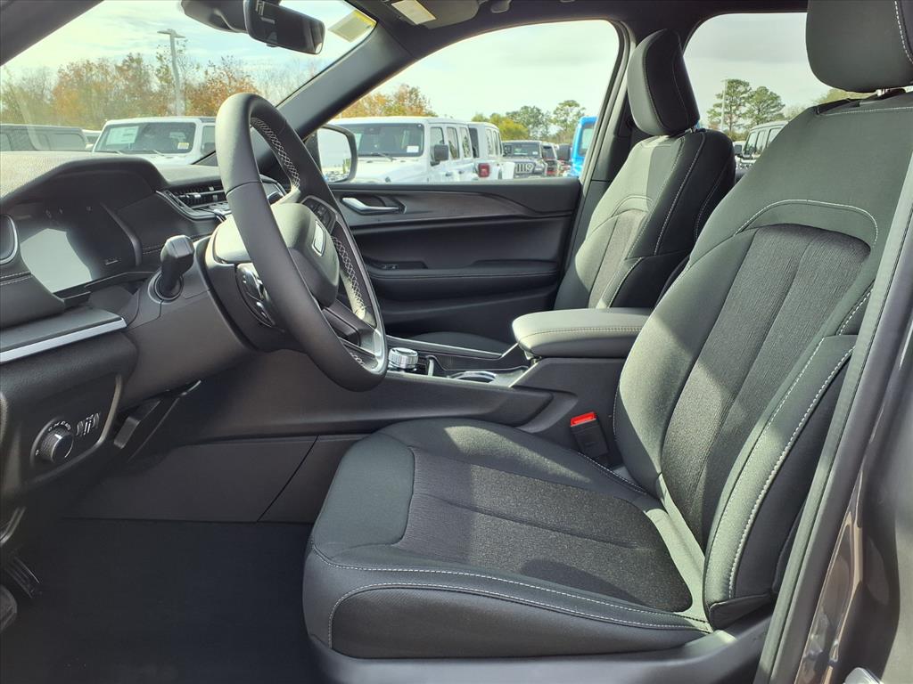 2025 Jeep Grand Cherokee L Laredo Metallic at League City CDJR