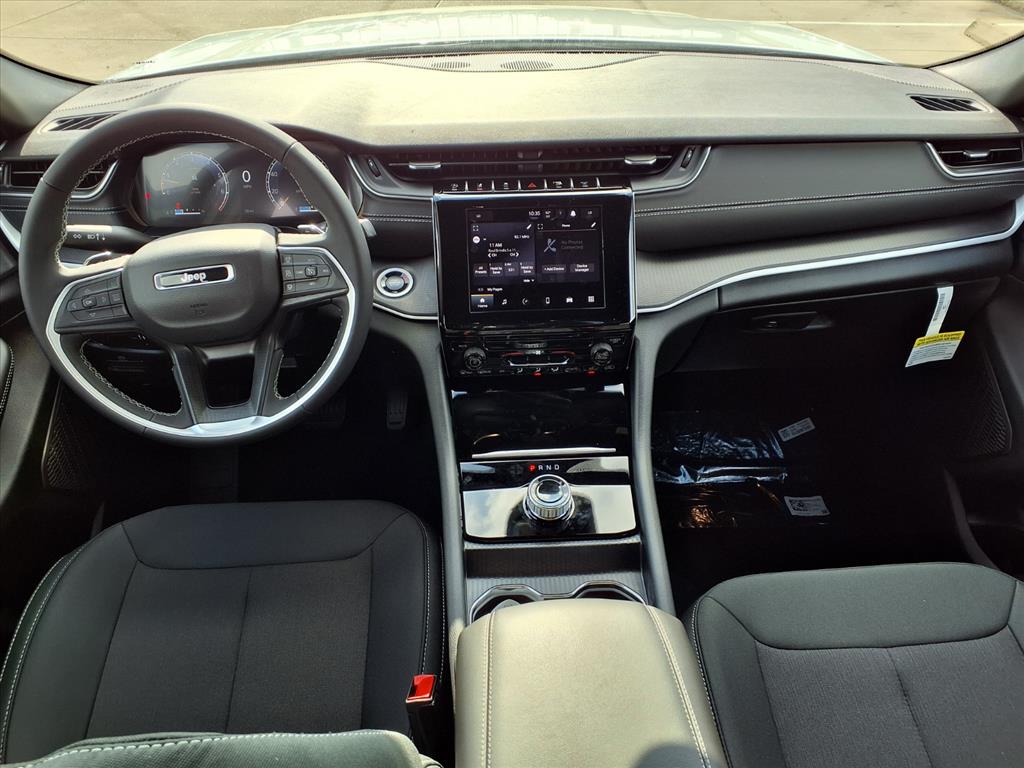 2025 Jeep Grand Cherokee L Laredo White at League City CDJR